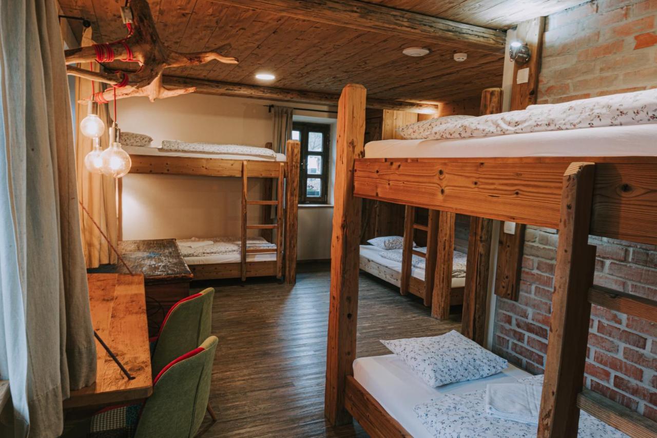 Hostel Lukna มอยสตรานา ภายนอก รูปภาพ