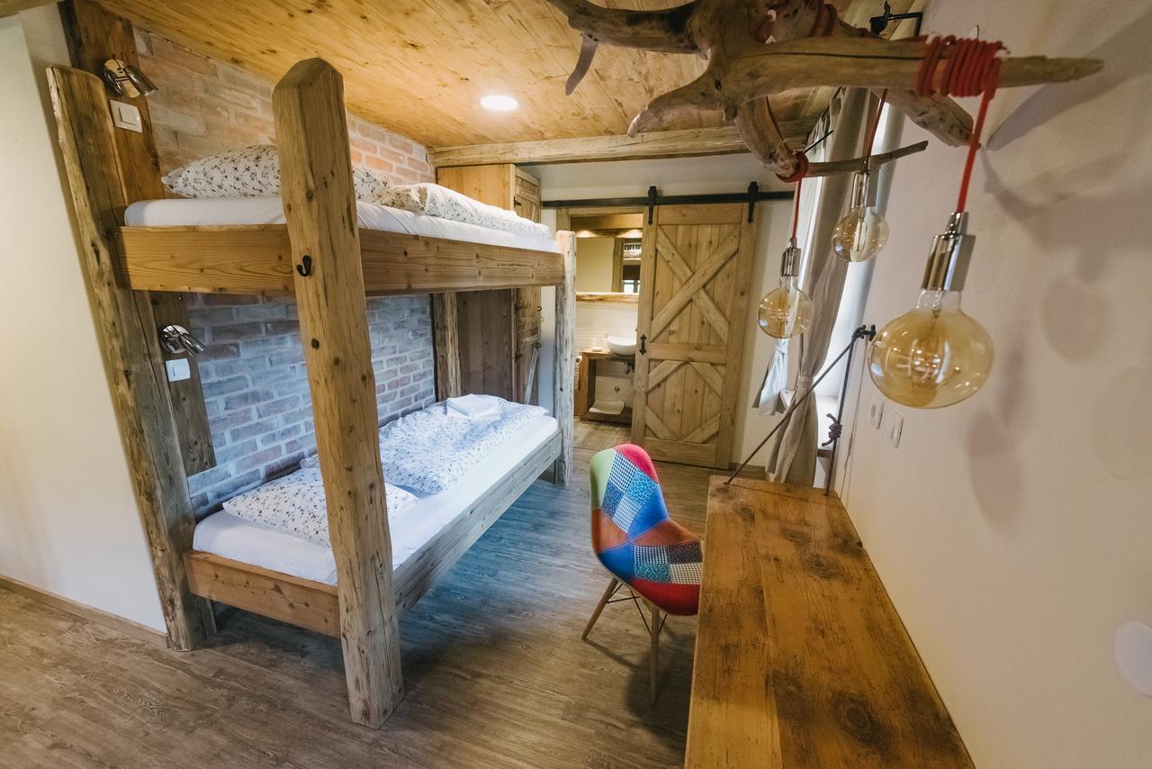 Hostel Lukna มอยสตรานา ภายนอก รูปภาพ